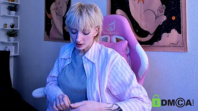 Kira  Cutie online show from 03-19-26, 08:35