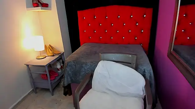 ScarletBigTitties online show from 04-18-26, 11:47