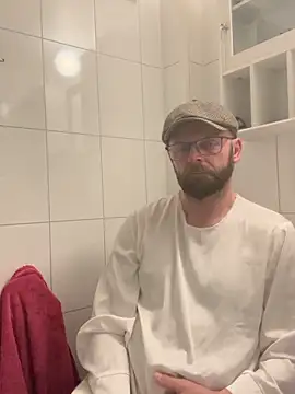 Snapshot of mrmoi1234 chatting on 03-18-26, 10:57 mrmoi1234 online show from 03-18-26, 10:57