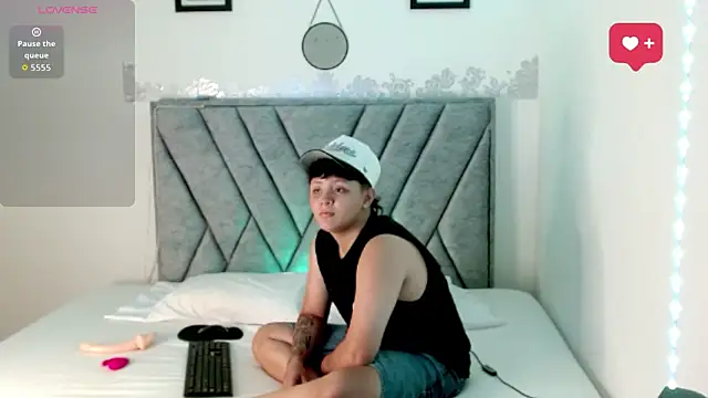 ValyX   online show from 03-25-26, 06:36