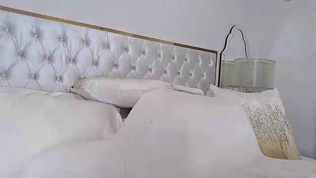 alexandragabrielle online show from 04-19-26, 03:28
