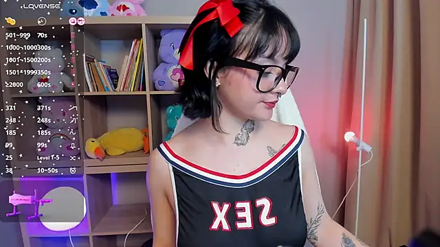  EmilyRouge  online show from 05-08-26, 04:40