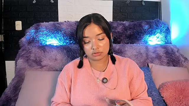 Snapshot of SofiiaCutee chatting on 05-30-26, 02:30 SofiiaCutee online show from 05-30-26, 02:30