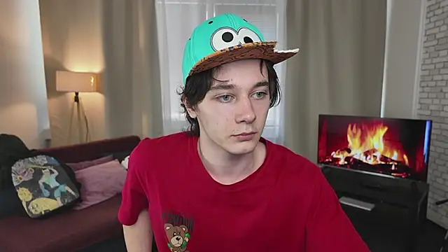 Snapshot of KevinStrike chatting on 03-27-26, 02:28 KevinStrike online show from 03-27-26, 02:28