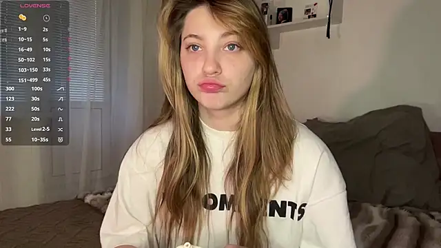 1Kellynaive online show from 04-27-26, 03:54