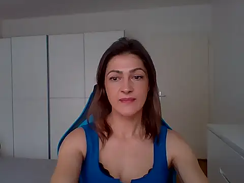 EVERLYY online show from 03-23-26, 07:45