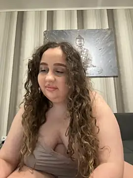 CurlyMaddie online show from 04-08-26, 05:57