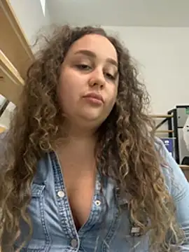 CurlyMaddie online show from 07-15-26, 09:03