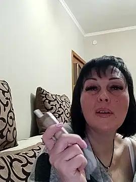 HelgaDennis online show from 04-21-26, 05:39