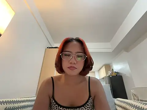 Snapshot of misscutee chatting on 06-05-26, 02:01 misscutee online show from 06-05-26, 02:01