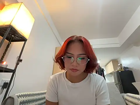 Snapshot of misscutee chatting on 06-12-26, 02:27 misscutee online show from 06-12-26, 02:27