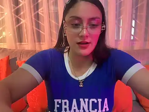 Snapshot of CristalZafiro chatting on 07-14-26, 02:12 CristalZafiro online show from 07-14-26, 02:12