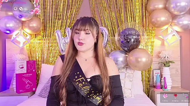 Snapshot of ElenaGilbertAdams chatting on 07-24-26, 02:15 ElenaGilbertAdams online show from 07-24-26, 02:15