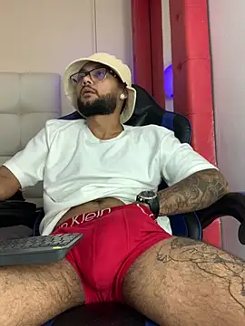KyleJoss30 online show from 04-06-26, 03:26