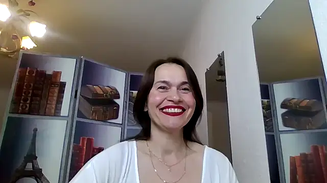 Selena Moo online show from 04-30-26, 09:41