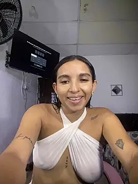Snapshot of Blowjob-Queen_ chatting on 05-13-26, 03:04 Blowjob-Queen online show from 05-13-26, 03:04