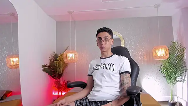 Snapshot of Gio_carangi chatting on 06-16-26, 11:40 Gio carangi online show from 06-16-26, 11:40