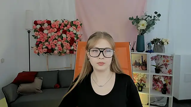 LunasFrost online show from 03-20-26, 10:53