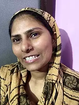 SUZI 777 online show from 04-14-26, 03:23