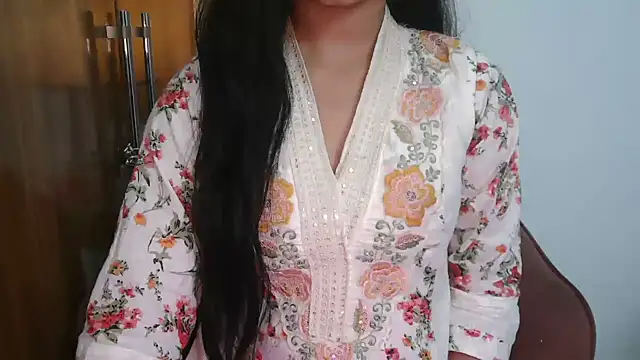 Snapshot of urvashi_rai chatting on 08-02-26, 11:08 urvashi rai online show from 08-02-26, 11:08