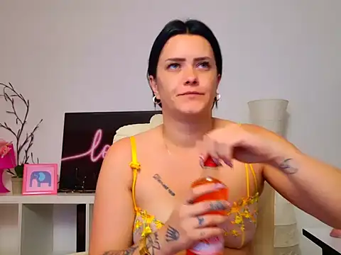 NicolSparkleX online show from 06-25-26, 05:45