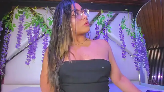 Freyaa Millerr online show from 04-22-26, 03:09