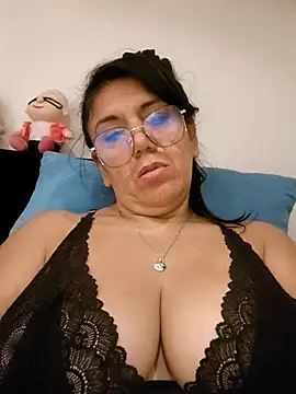 Snapshot of Mielx chatting on 03-28-26, 02:55 Mielx online show from 03-28-26, 02:55