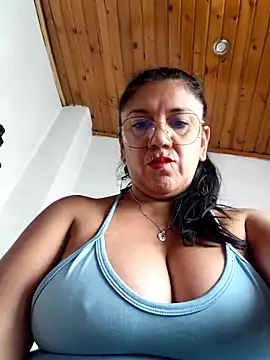 Snapshot of Mielx chatting on 04-15-26, 03:41 Mielx online show from 04-15-26, 03:41