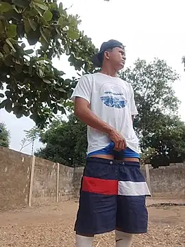 HOTRAINYGOLDEN online show from 03-31-26, 12:16