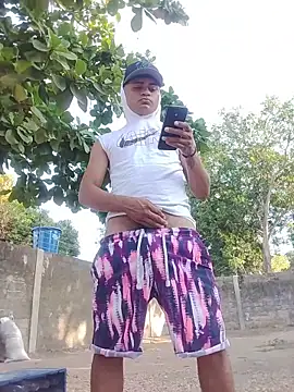 HOTRAINYGOLDEN online show from 04-05-26, 11:51