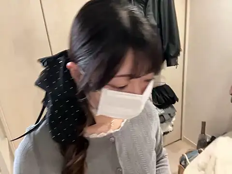 y-u-r-a-33 online show from 04-08-26, 08:36