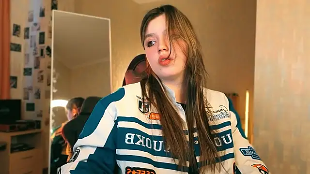 Chloe Rozzy online show from 03-20-26, 02:33