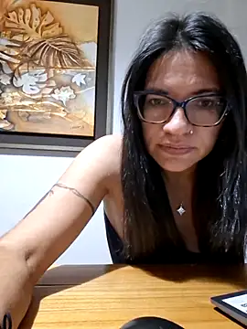 Gia-and-Lara online show from 05-20-26, 11:33