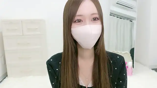 Snapshot of salachan_v chatting on 03-21-26, 12:32 salachan v online show from 03-21-26, 12:32