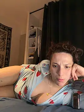 Snapshot of georginamoor chatting on 04-06-26, 12:39 georginamoor online show from 04-06-26, 12:39