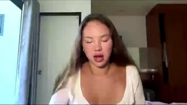 kamila 18 french online show from 03-28-26, 05:07