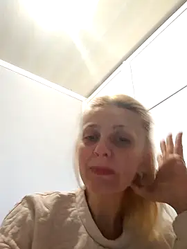 MiaLove183 online show from 04-11-26, 07:56