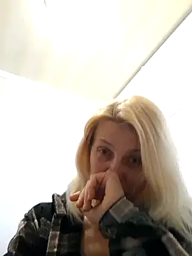 MiaLove183 online show from 04-16-26, 01:12