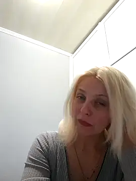 MiaLove183 online show from 06-06-26, 11:37