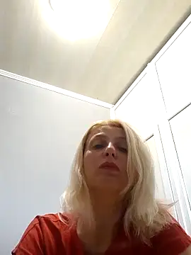 MiaLove183 online show from 06-07-26, 08:29