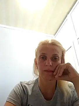 MiaLove183 online show from 07-20-26, 01:35