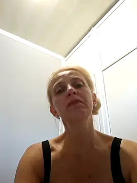 MiaLove183 online show from 07-26-26, 08:32