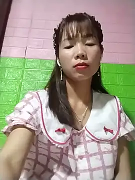 AmyLinee01 online show from 06-05-26, 07:19