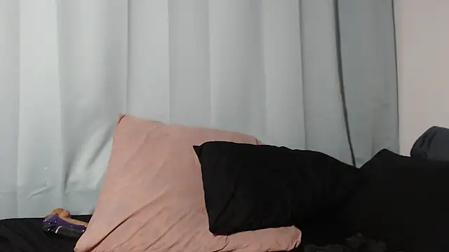 Snapshot of Lucia-boobs chatting on 07-24-26, 02:42 Lucia-boobs online show from 07-24-26, 02:42
