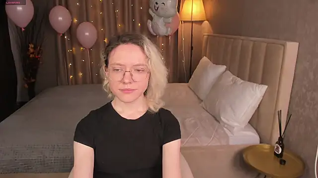 Snapshot of HottoKori chatting on 03-26-26, 05:46 HottoKori online show from 03-26-26, 05:46