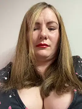 Snapshot of Susan_Wright chatting on 06-17-26, 11:56 Susan Wright online show from 06-17-26, 11:56