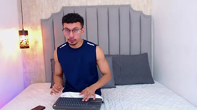 Philip collins online show from 05-26-26, 01:56