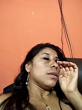 Snapshot of AngelicaStorms chatting on 05-10-26, 01:22 AngelicaStorms online show from 05-10-26, 01:22