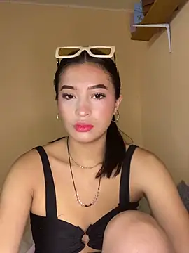 Itze Mua online show from 04-19-26, 10:58