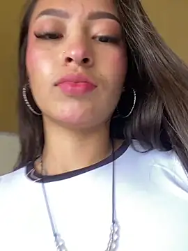 Snapshot of Itze_Mua chatting on 06-07-26, 06:11 Itze Mua online show from 06-07-26, 06:11